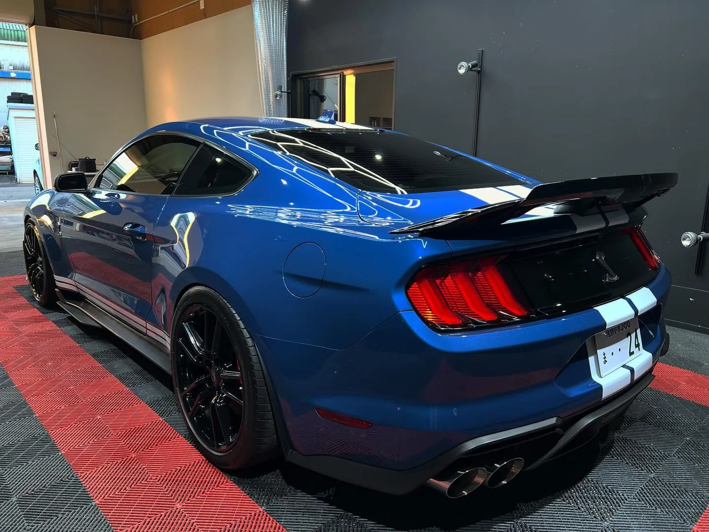 Shelby GT500にセラミックコーティング☺️