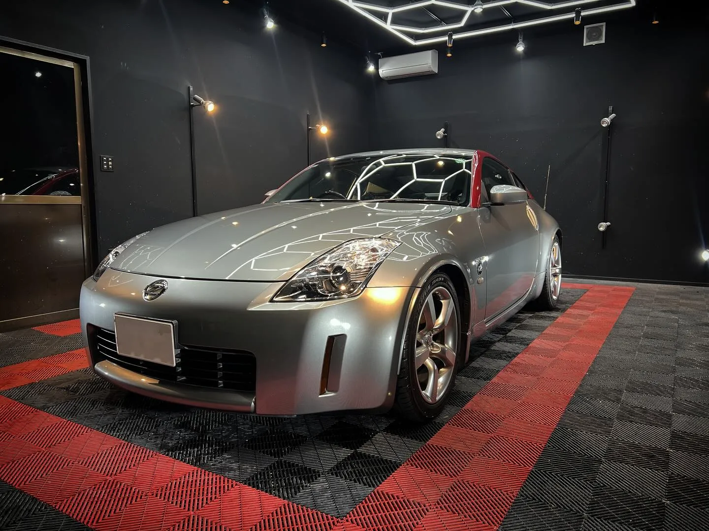 フェアレディZ33に再塗装とコーティングです😊