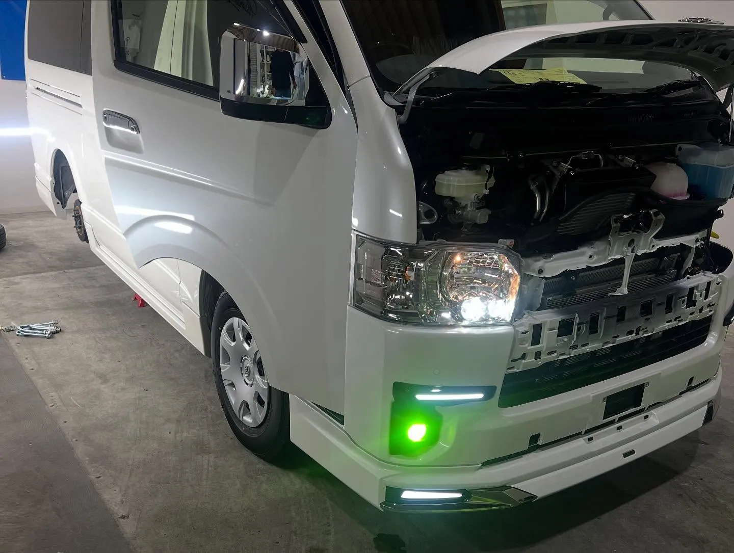 9型ハイエースダークプライムSにフルカスタム☺️