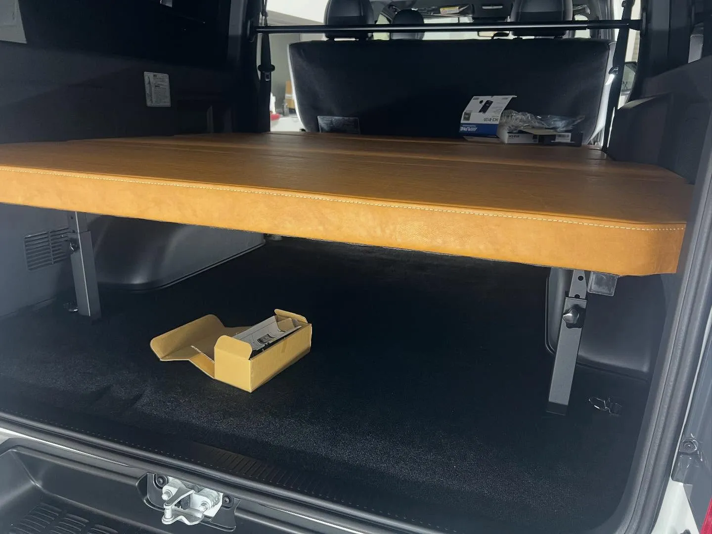 9型ハイエースダークプライムSにフルカスタム☺️