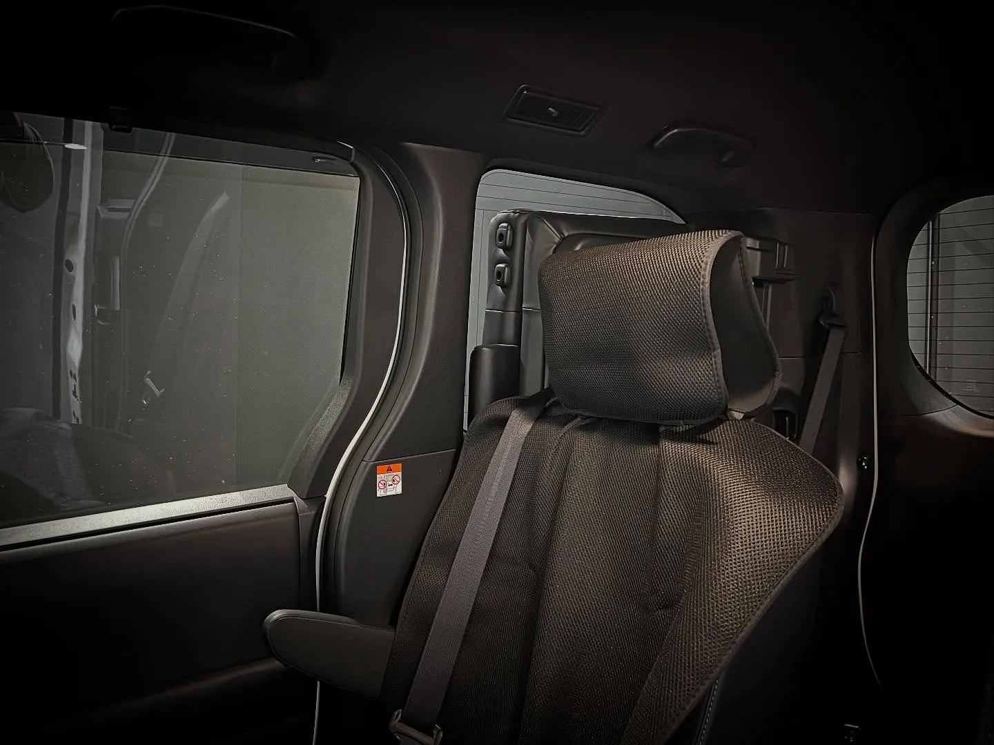 ノアにガラスコーティングとドット対応フィルム施工😊