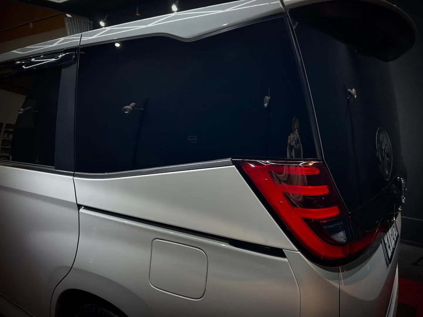 ノアにガラスコーティングとドット対応フィルム施工😊