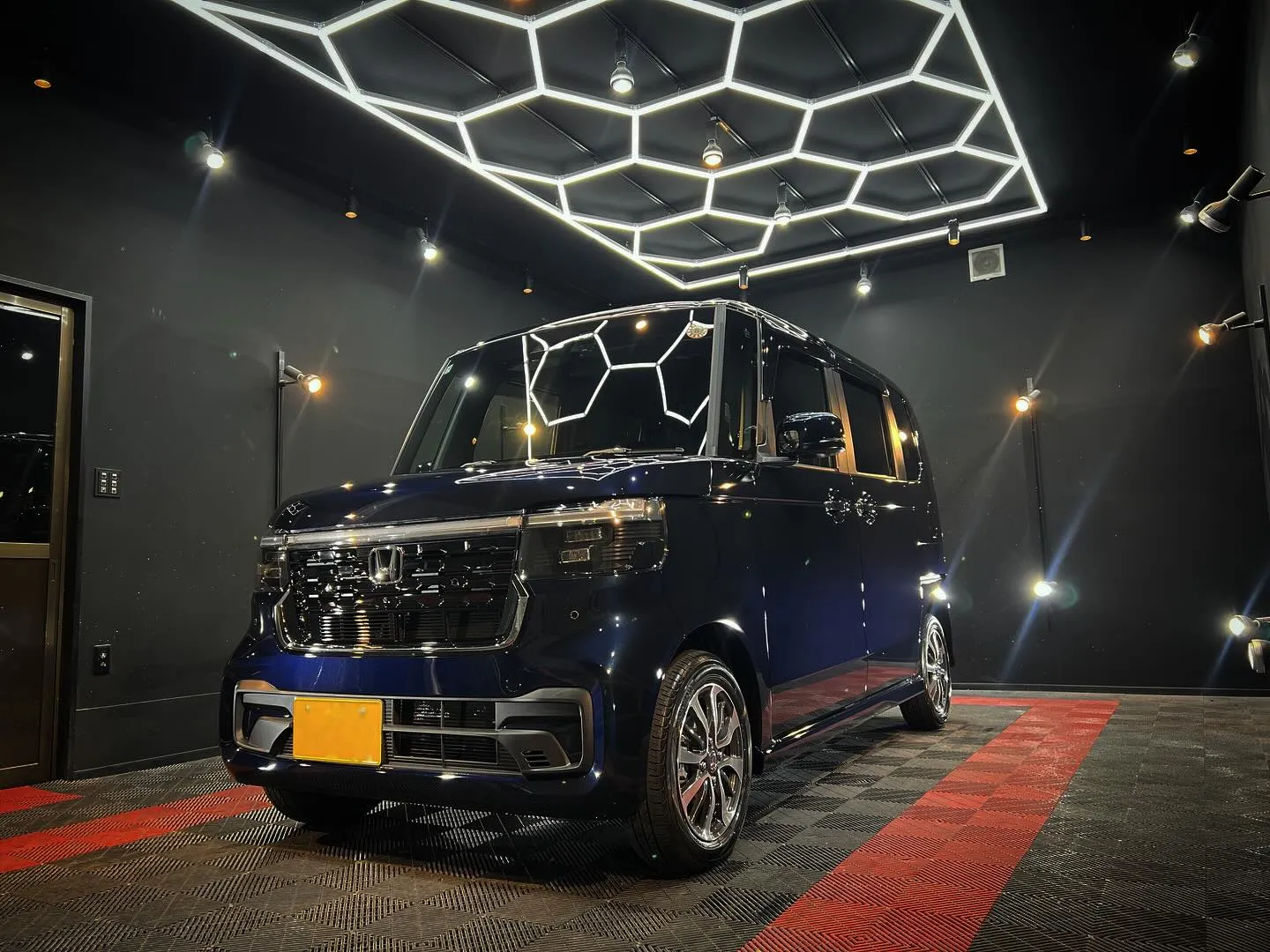 新車NBOXカスタムにガラスコーティング☺️