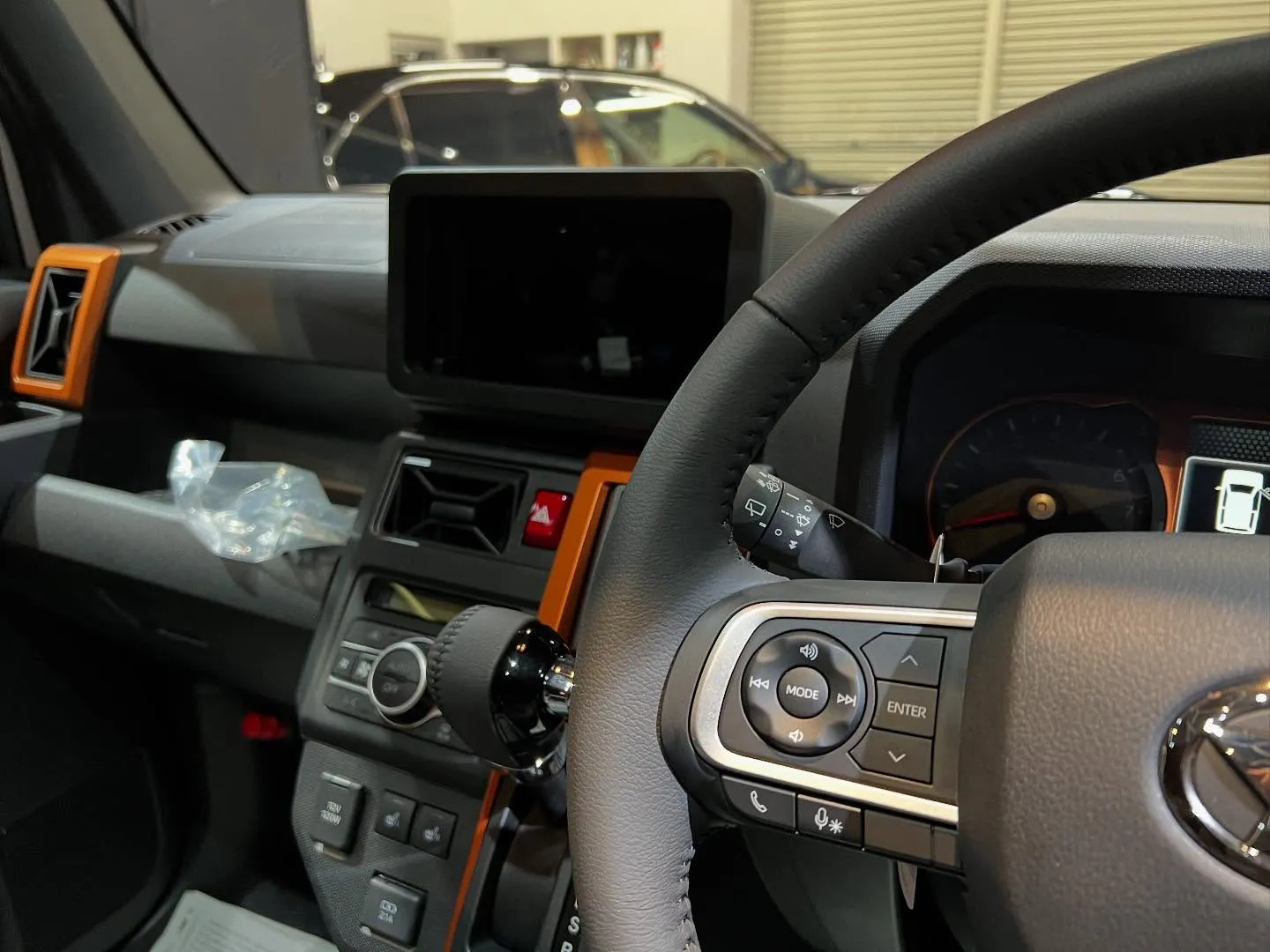 タフトにコーティング、フィルム、ナビ取付☺️