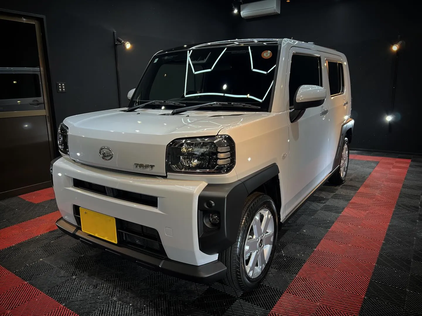 タフトにコーティング、フィルム、ナビ取付☺️