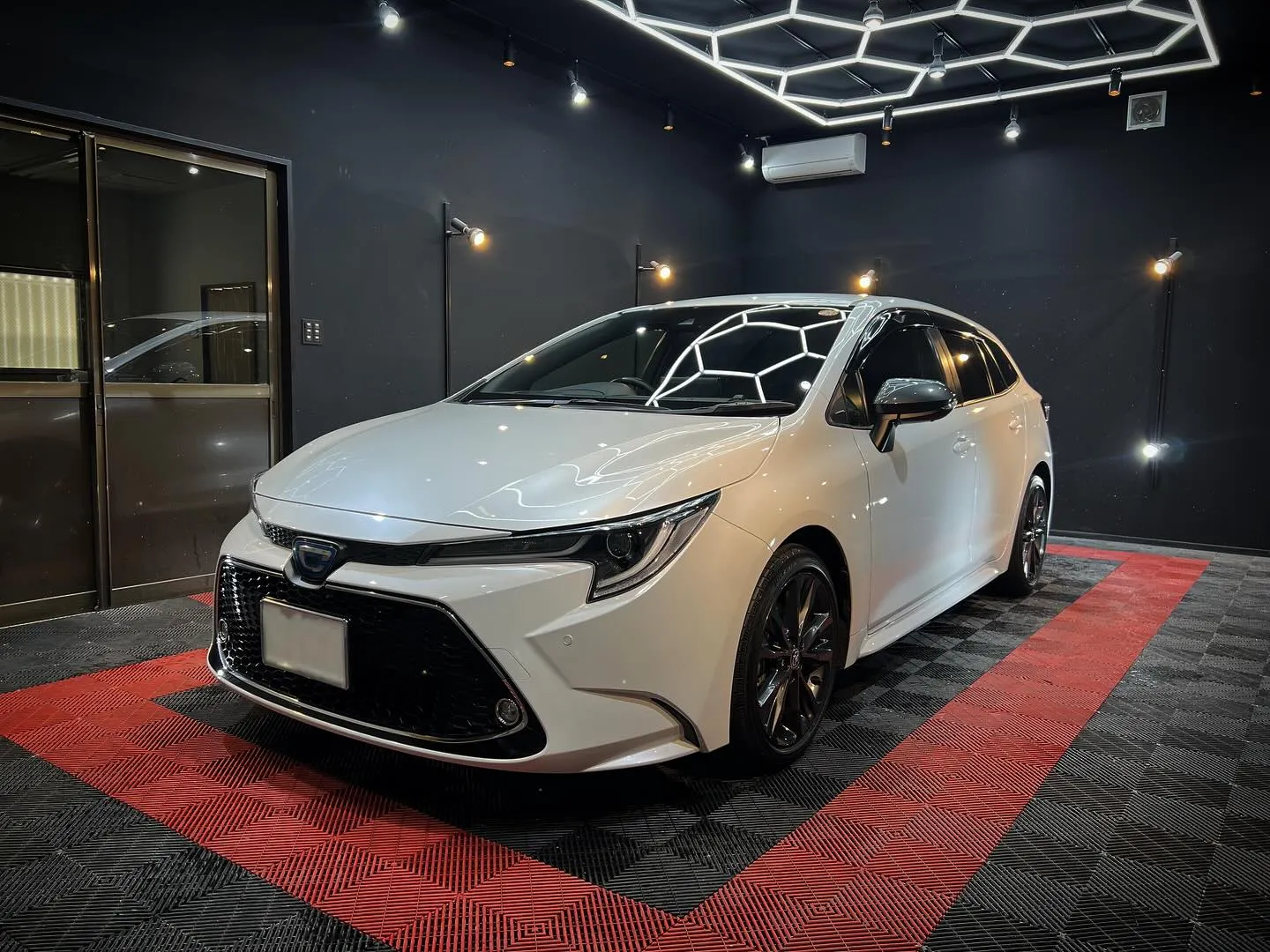 カローラツーリングにガラスコーティング😊