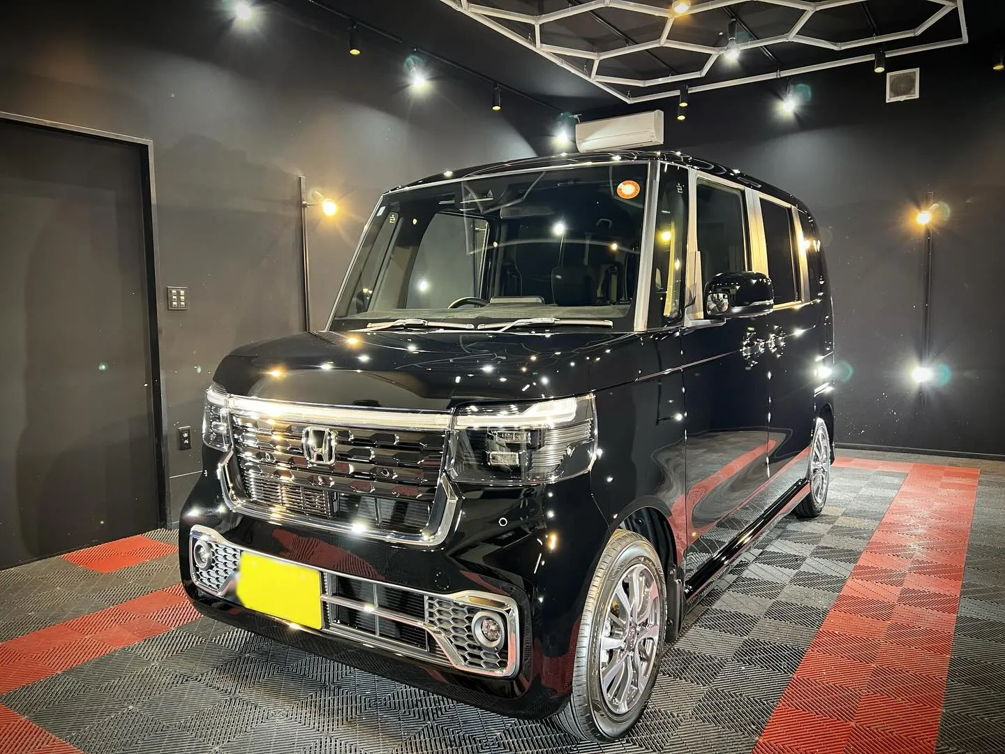 NBOXカスタムにガラスコーティング😊