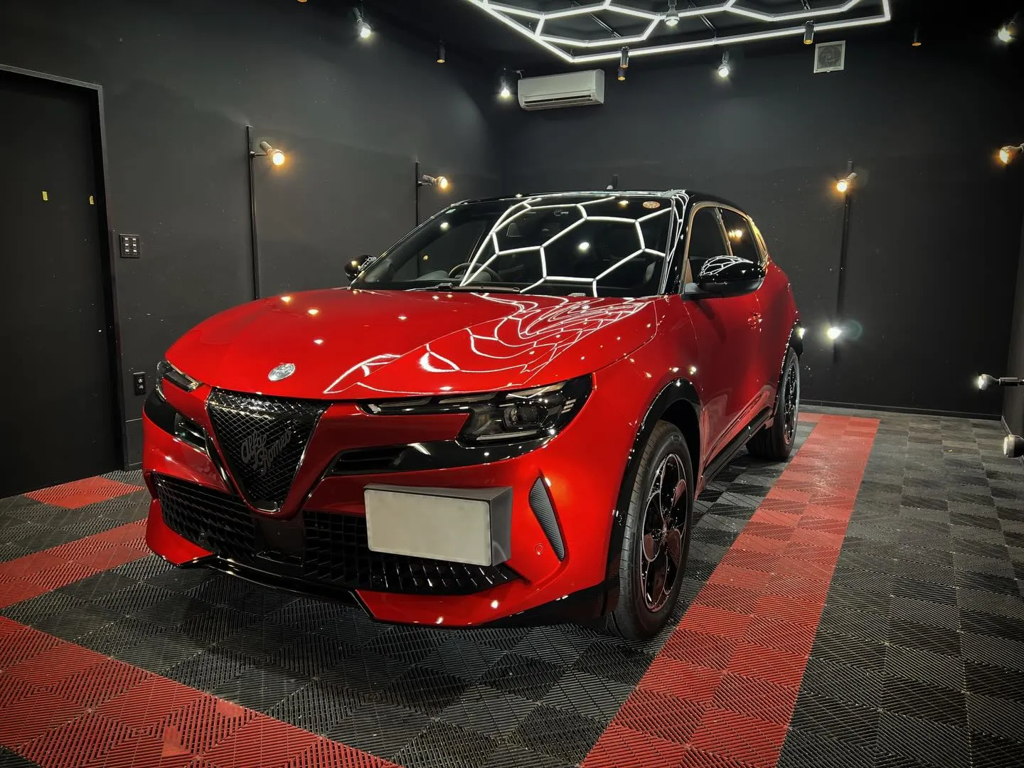 アルファロメオジュニアにセラミックコーティング😊