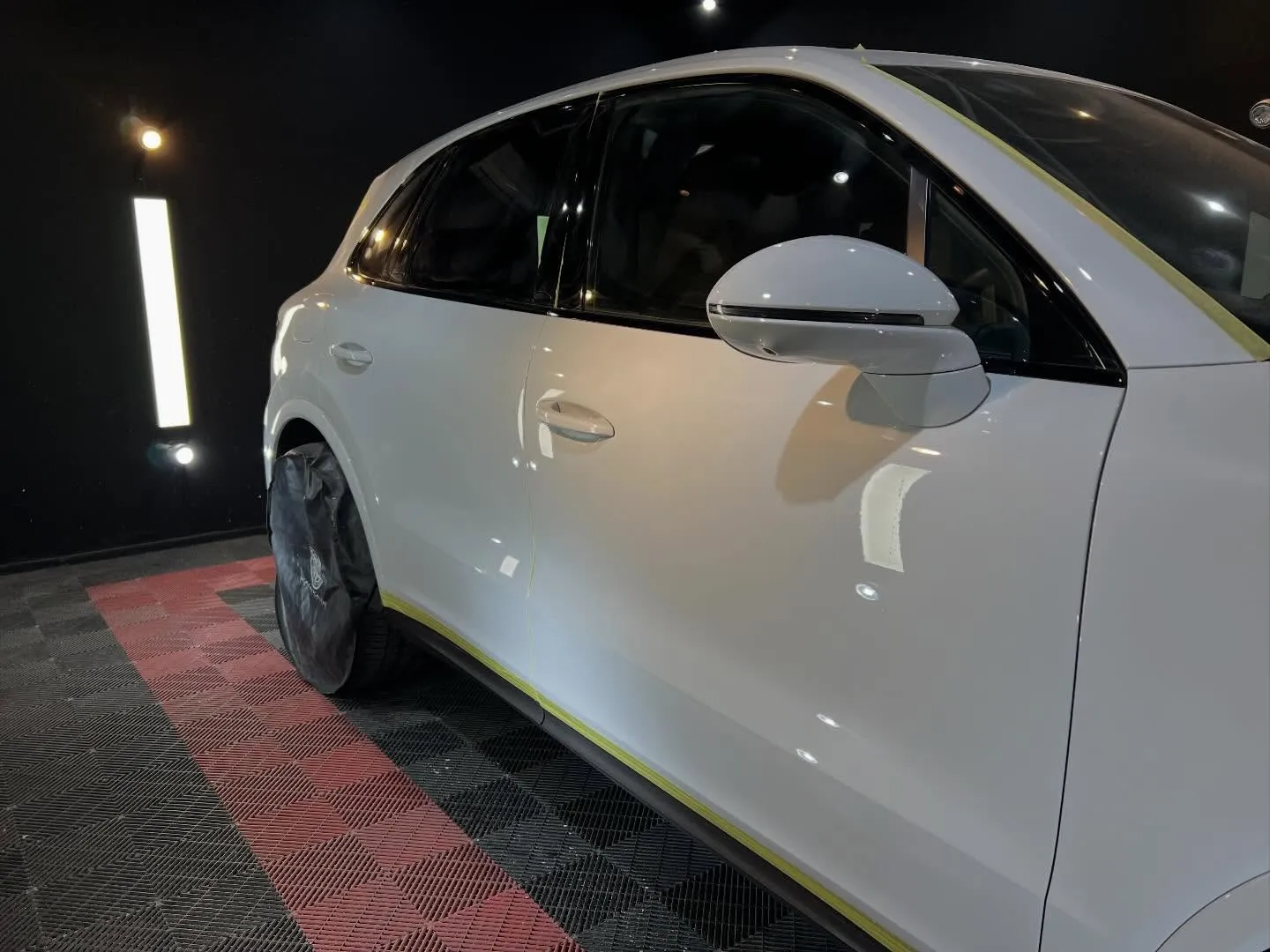 カイエンにセラミックコーティング👍